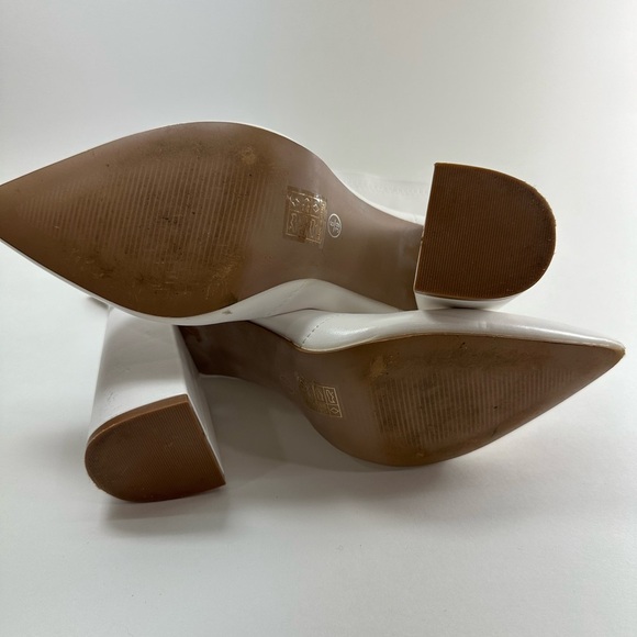 NastyGal White Pointed Toe 4” Heel Boots Socks Size 8.5 EU39 - Picture 9 of 9